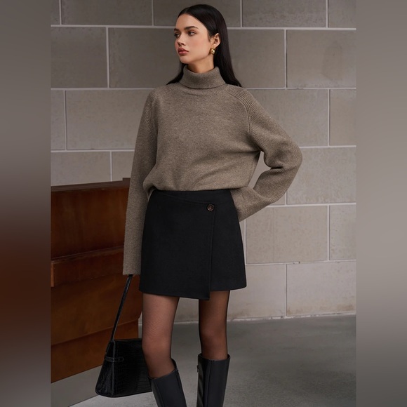 Commense Ribbed Turtleneck Short Sweater - Picture 6 of 8